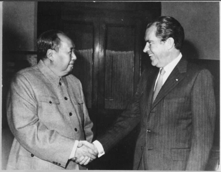 Umkehr der Allianzen und Drei-Welten-Theorie: Der Spätmaoismus (1969 – 78) – Artikelserie zu China Teil IX